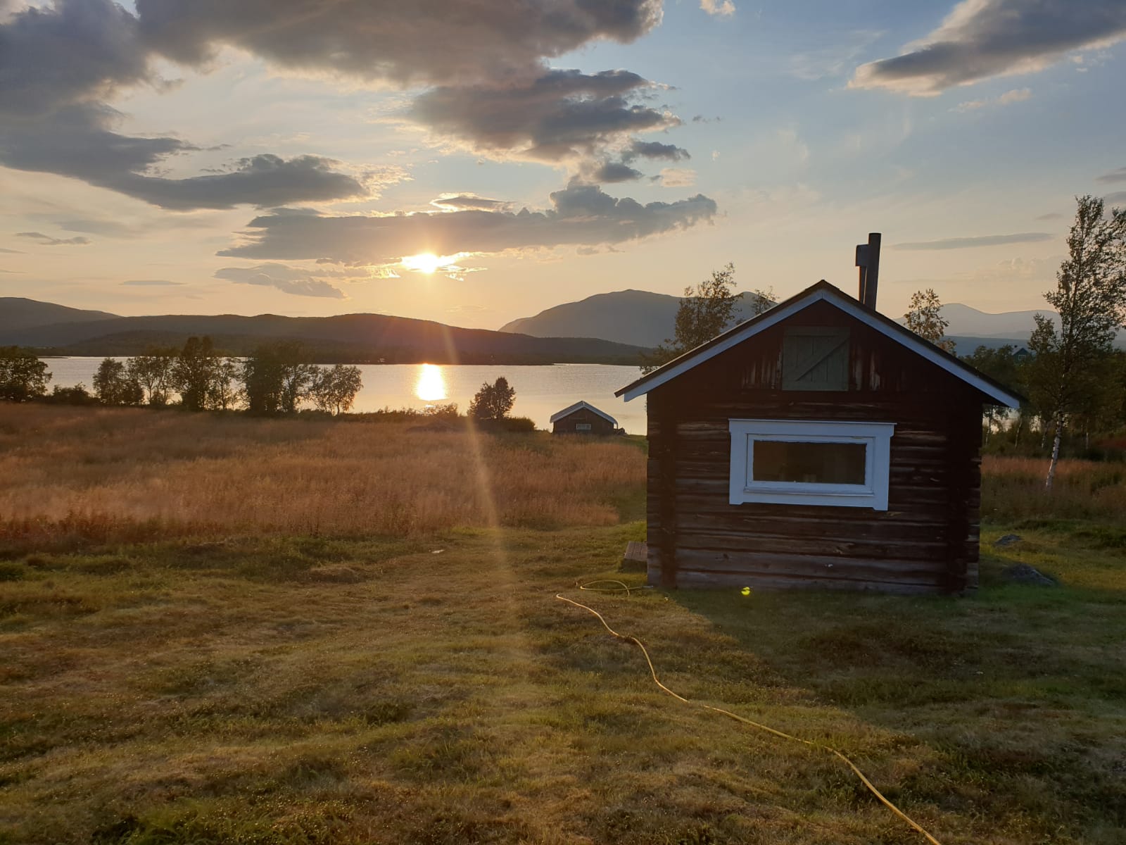 Metsästysretket järvellä ja metsässä